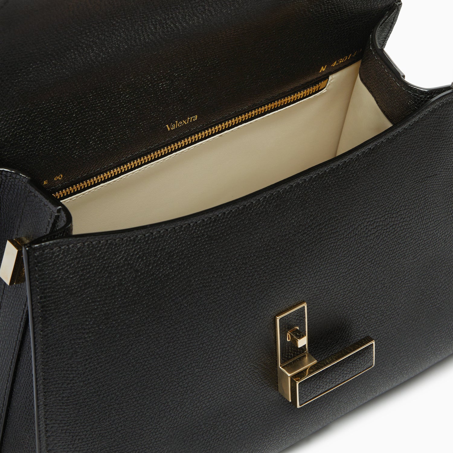 ミディアム イジィデ トップハンドル バッグ | ブラック – Valextra