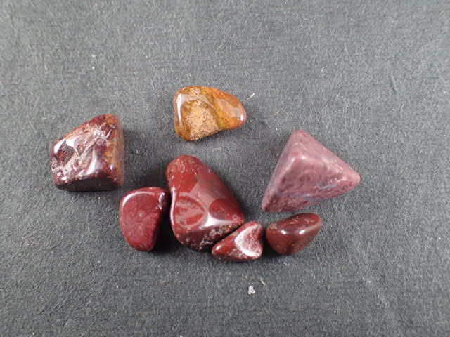 最高品質津軽錦緋石(Tsugaru Brocade Red Stone) さざれ石 青森県 産