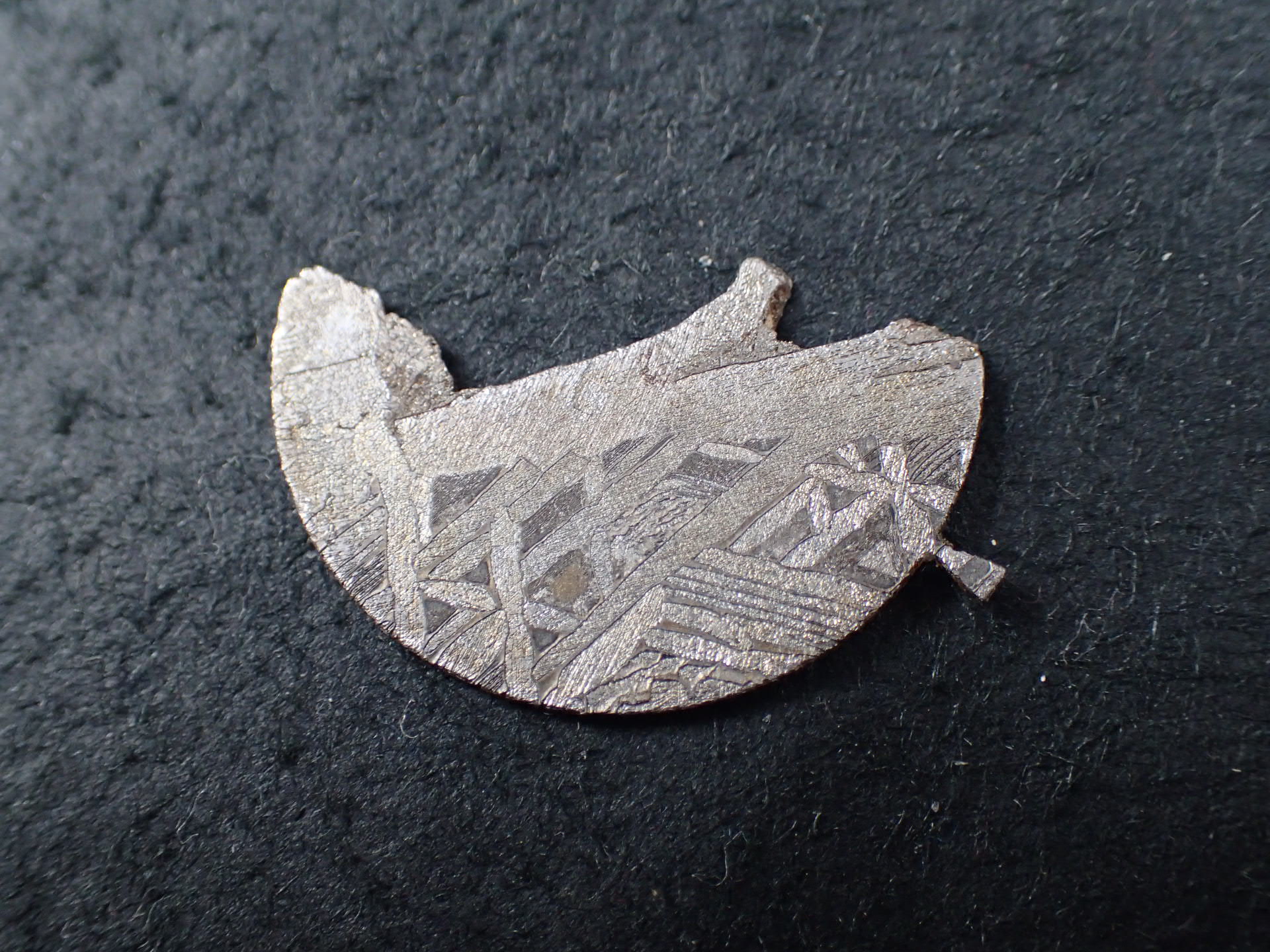 Yahoo!オークション 新疆隕石 非常に珍しい 現地写真あり 重さ7.65kg