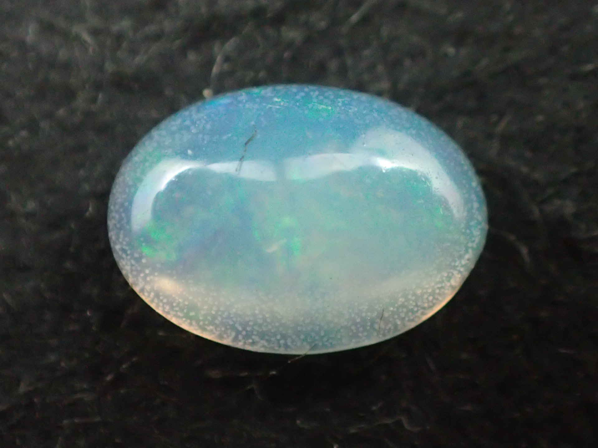 宝石ルース 『魅力的な全面の彩りの斑（ふ）』エチオピア産天然