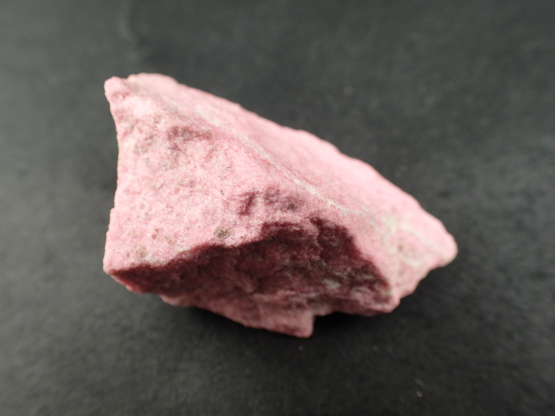 最高品質桃簾石（チューライト） Lom,Norway産 ｜石の販売専門店【vec