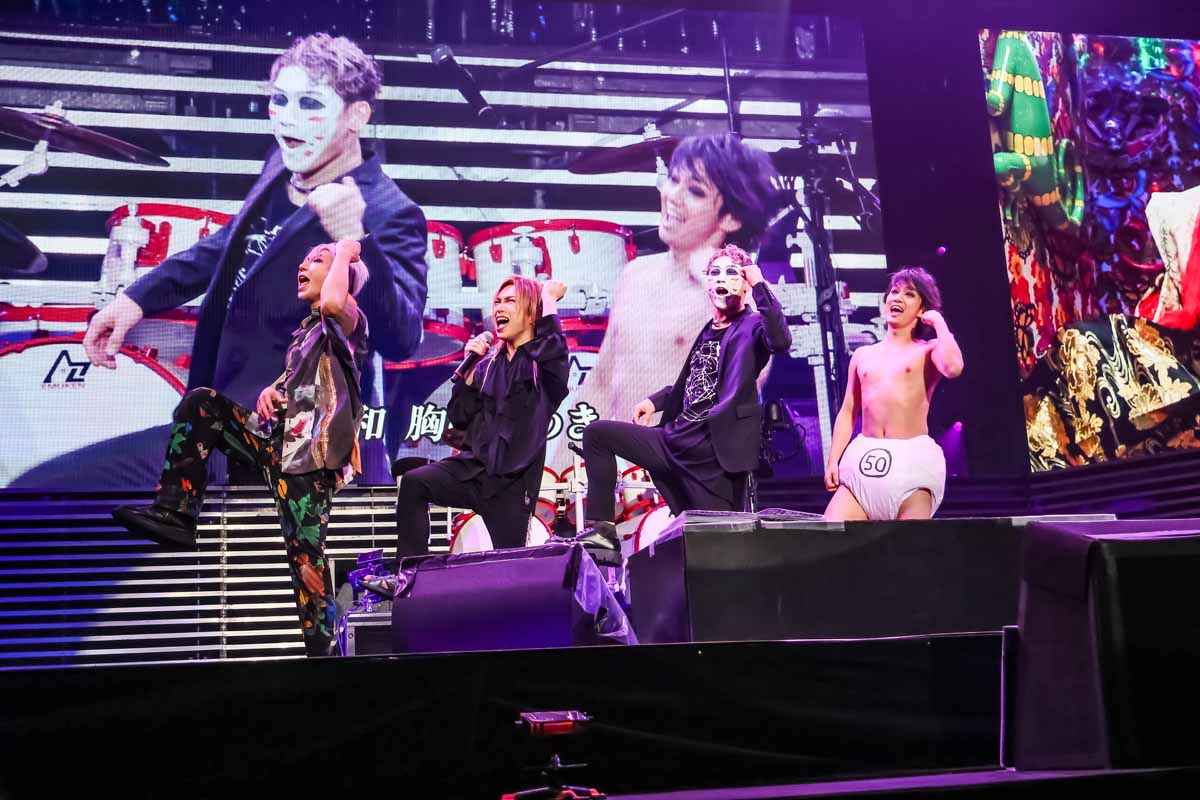 ゴールデンボンバー】ライブで見せた「20年間変わらない」バンドの姿