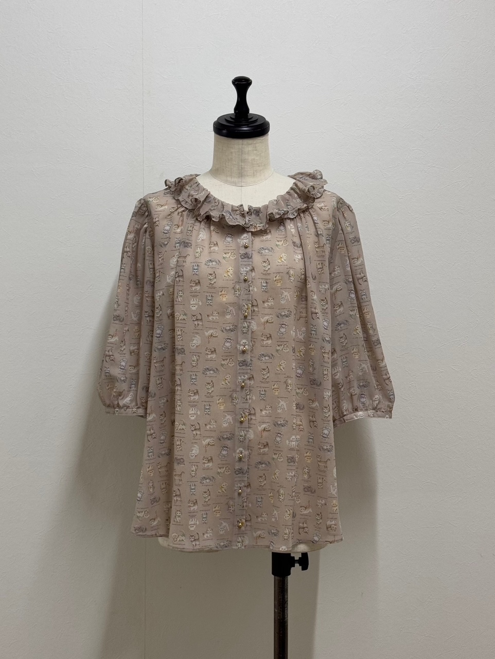 yukiemon（ユキエモン）2025こねこ図鑑ブラウス（3L）5670170 | 陽氣屋