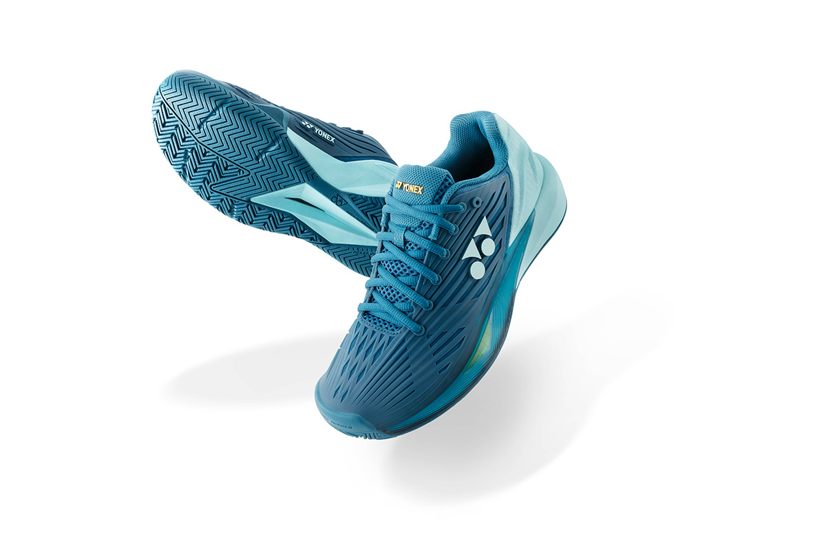 新形状パワークッションプラス採用！高い安定性と素早い切り返しで