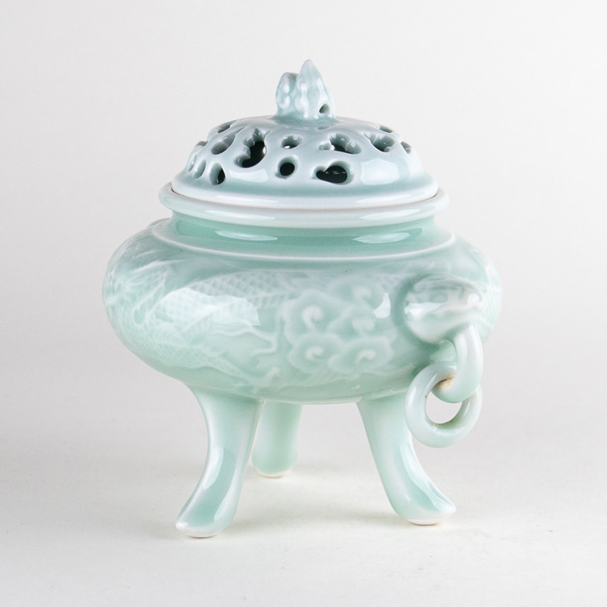 有田焼やきもの市場 | 有田焼 青磁龍彫 三つ足香炉（木箱入） | 美術品