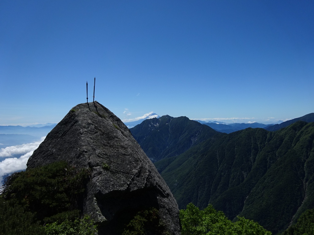 甲斐駒ヶ岳｜威風堂々と立つ南アルプス北部の秀峰-ヤマレコ