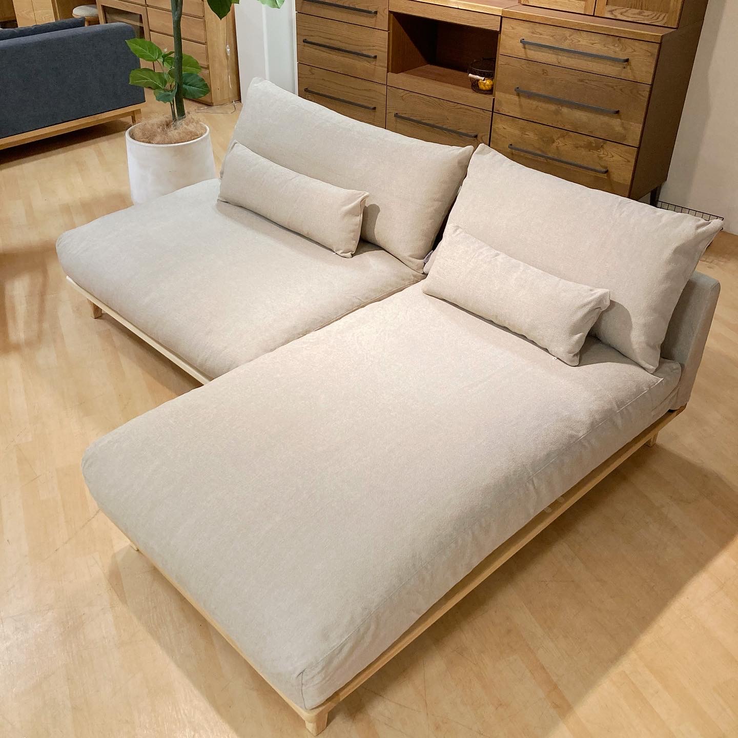 Fumi 幸せになるソファ – 商品カタログ