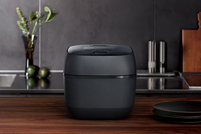 縦・横・斜めの激しい対流を実現した「3DローテーションIH構造」搭載