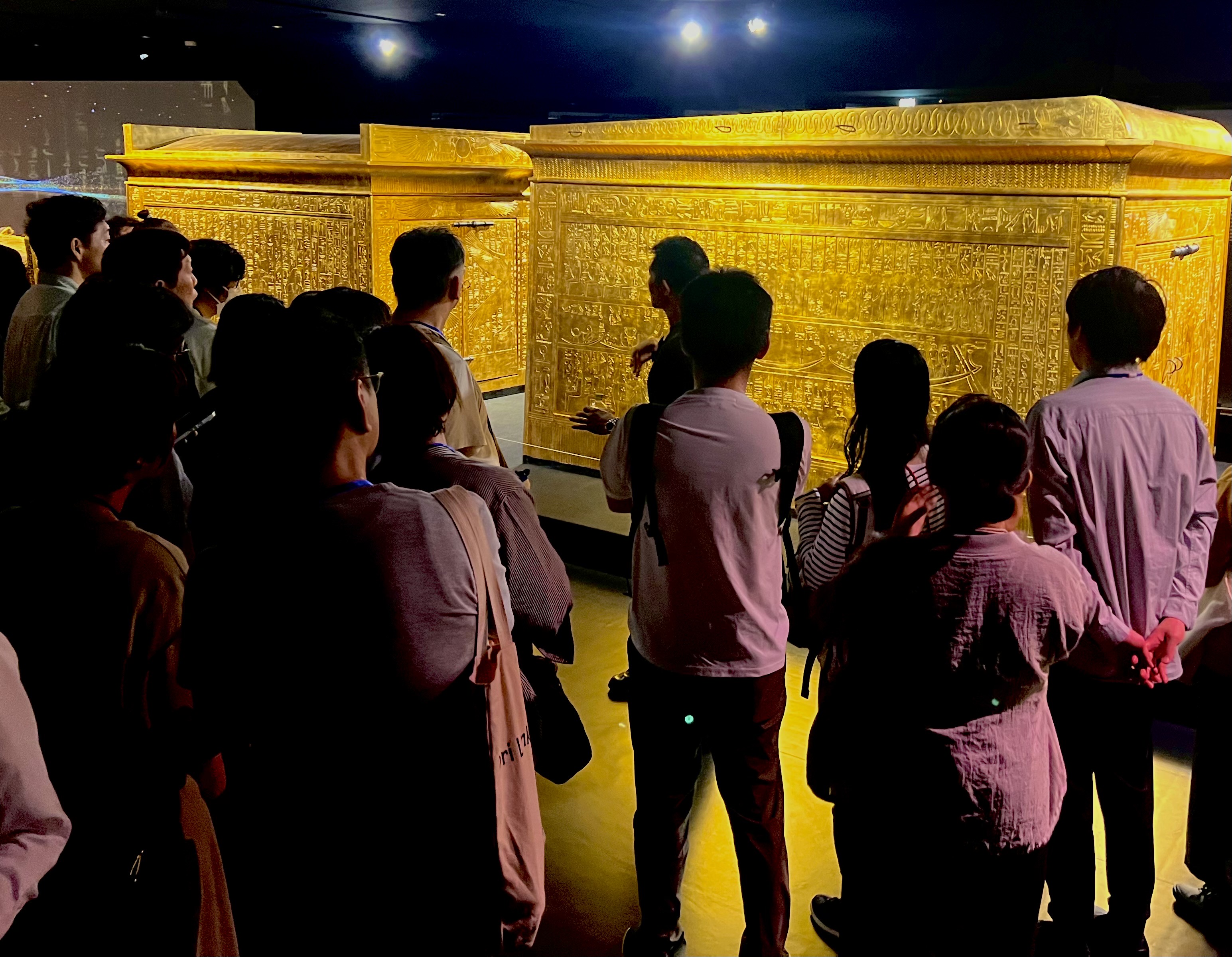 展示に “触れる”ガイドツアーや古代エジプトの香り体験など「MYSTERY