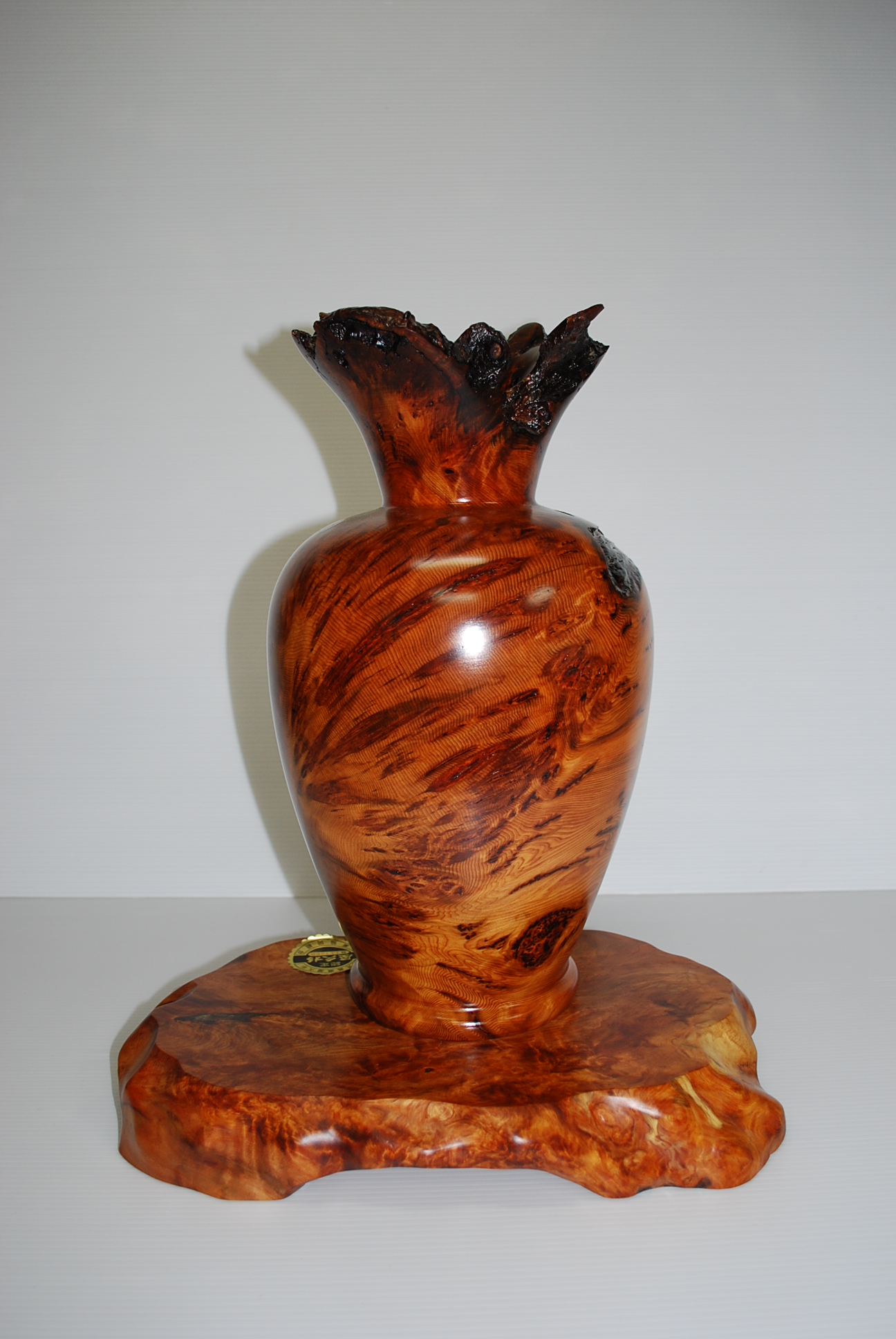 銘木屋久杉泡瘤｜小林彫刻所｜仏壇、神棚、欄間、家紋の制作販売