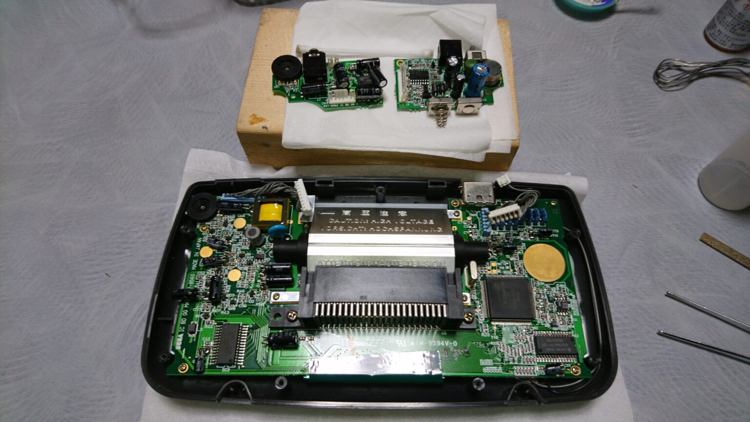 ゲームギアの修理に挑戦したが失敗しました！（原因はコンデンサの液