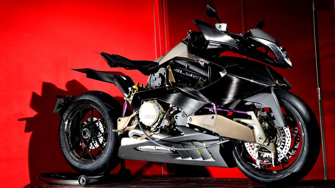 世界20台限定、2288万円！のバイクが上陸】ヴァイルス エイリアン988