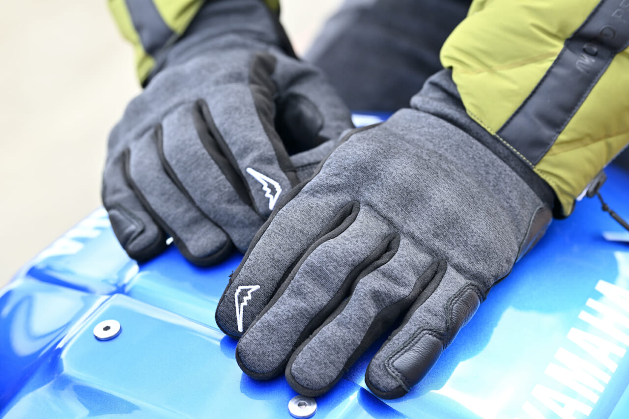 ワイズギア レイヴンウィンターグローブ】シンプルデザインのクシタニ