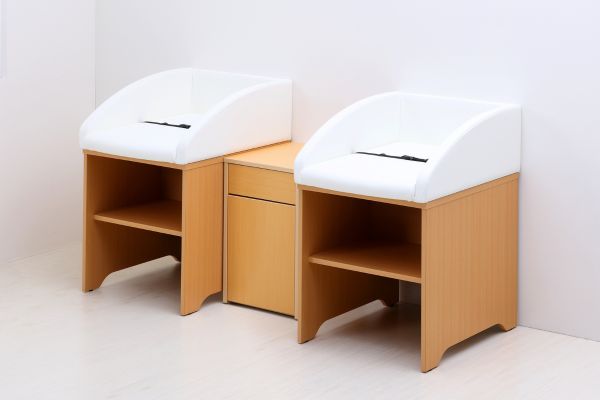 ヤマサキ 業務用おむつ交換台 G-006 | 国産ベビーベッド製造メーカー