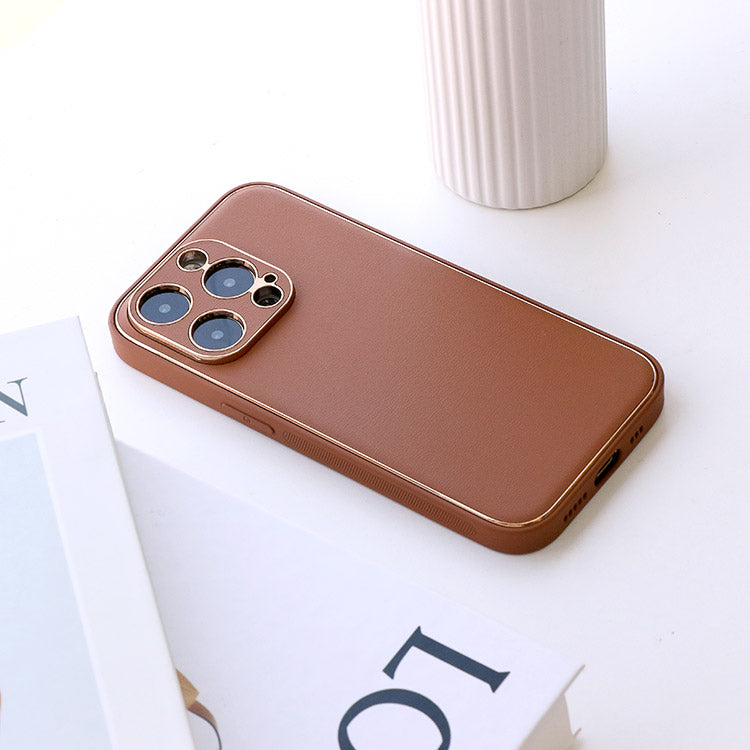 シンプルエレガンス」上質なレザー風ゴールドラインiPhoneケース