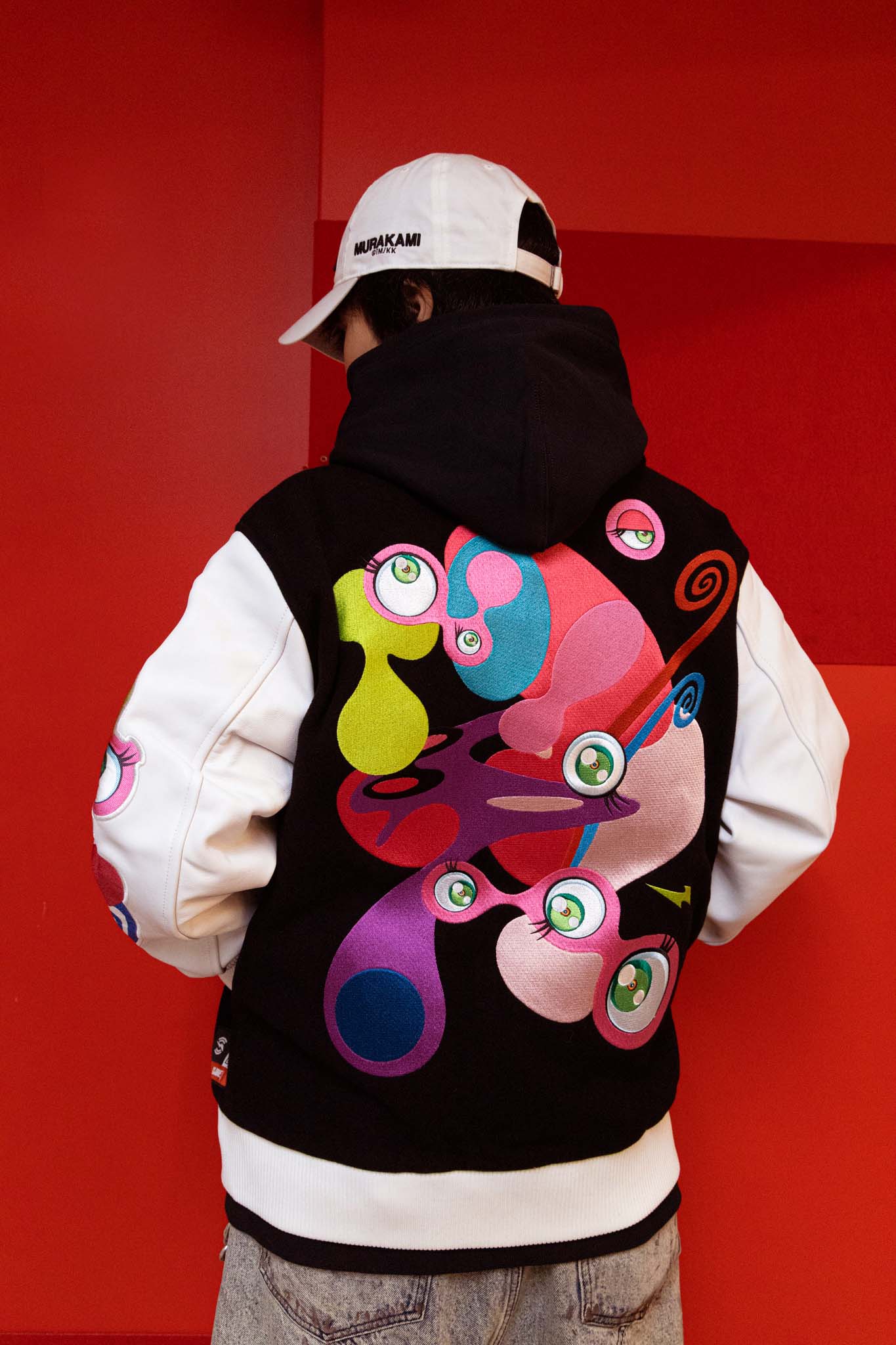 10月9日(木)20時よりWEBショップにて、『村上隆 × RTFKTコラボアパレル