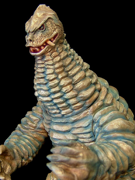 □ ビリケン商会 レッドキング完成品 □