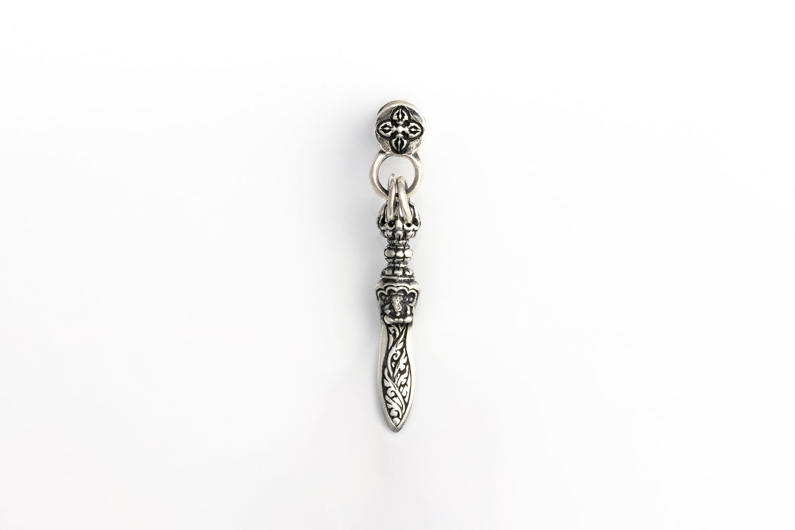 crown_dorje_sword_stud_02_1600