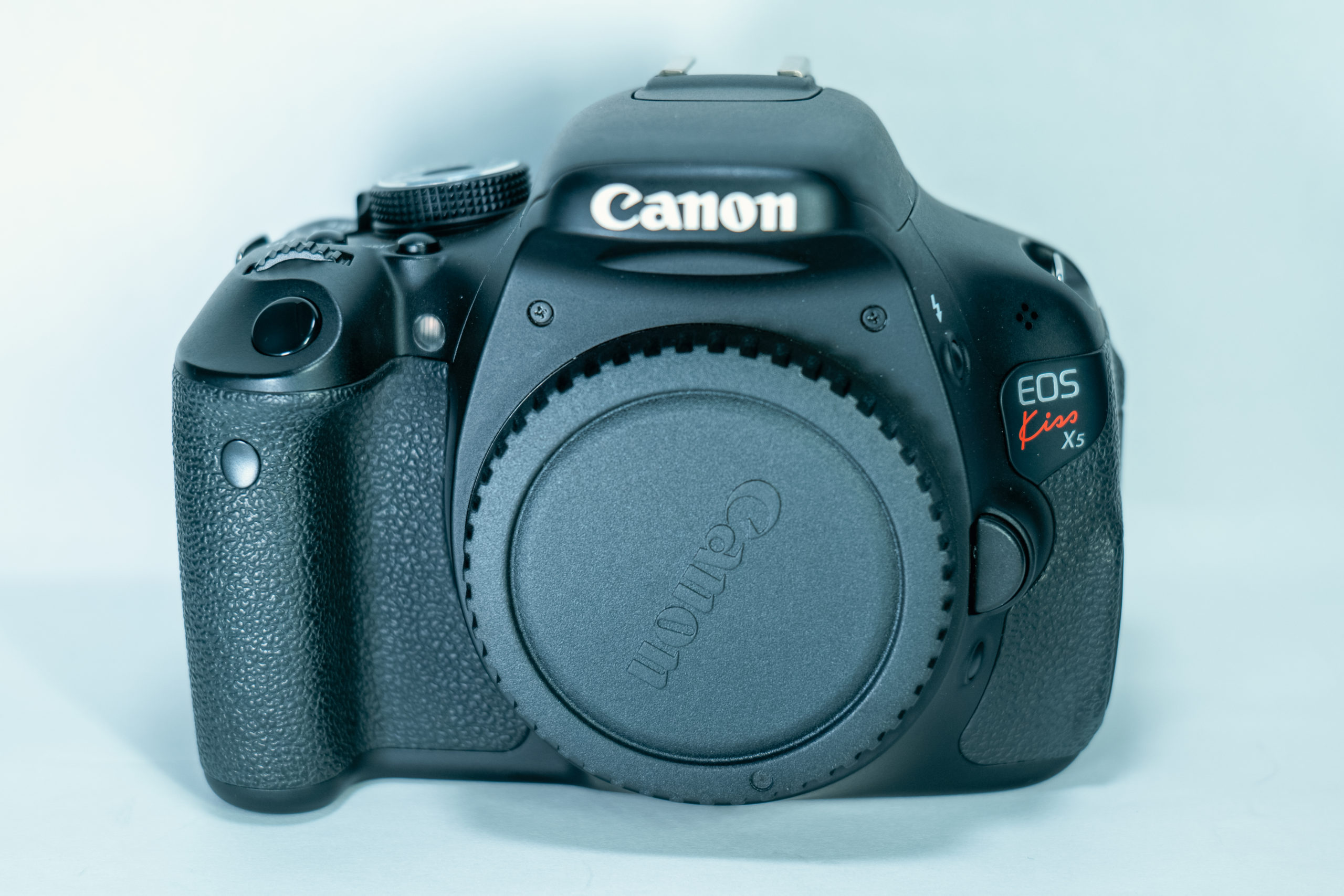 レビュー】中古激安！キャノン KISS X5は初めての一眼レフにおすすめ