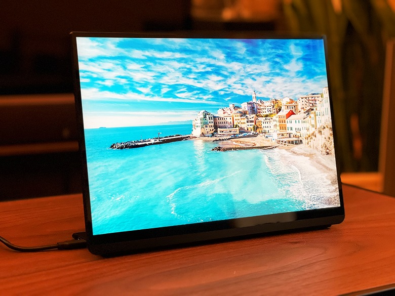 EHOMEWEI E160DSL レビュー】大画面で作業がはかどる！USB-CとMini