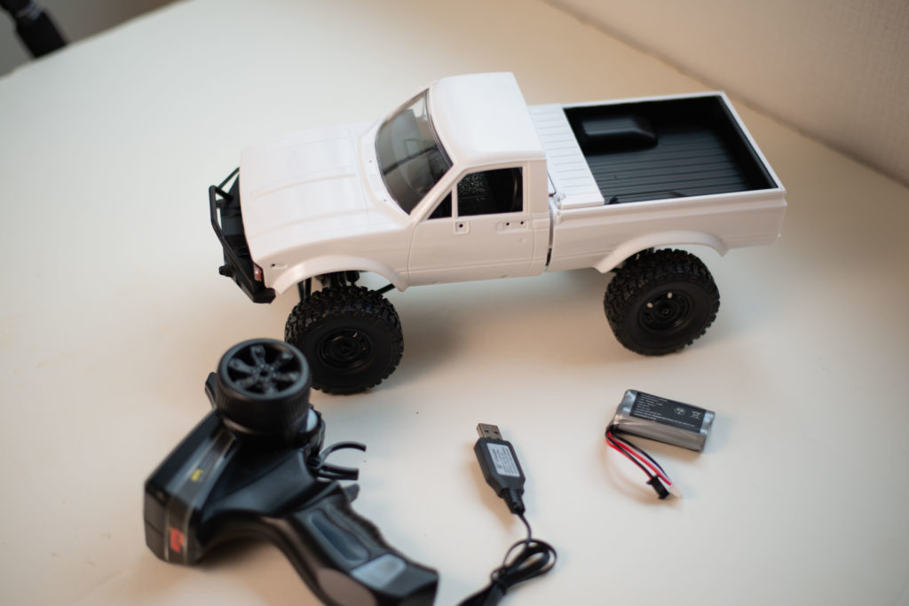 カスタム品 ラジコン 高速 メタルパーツ バッテリーは一個です