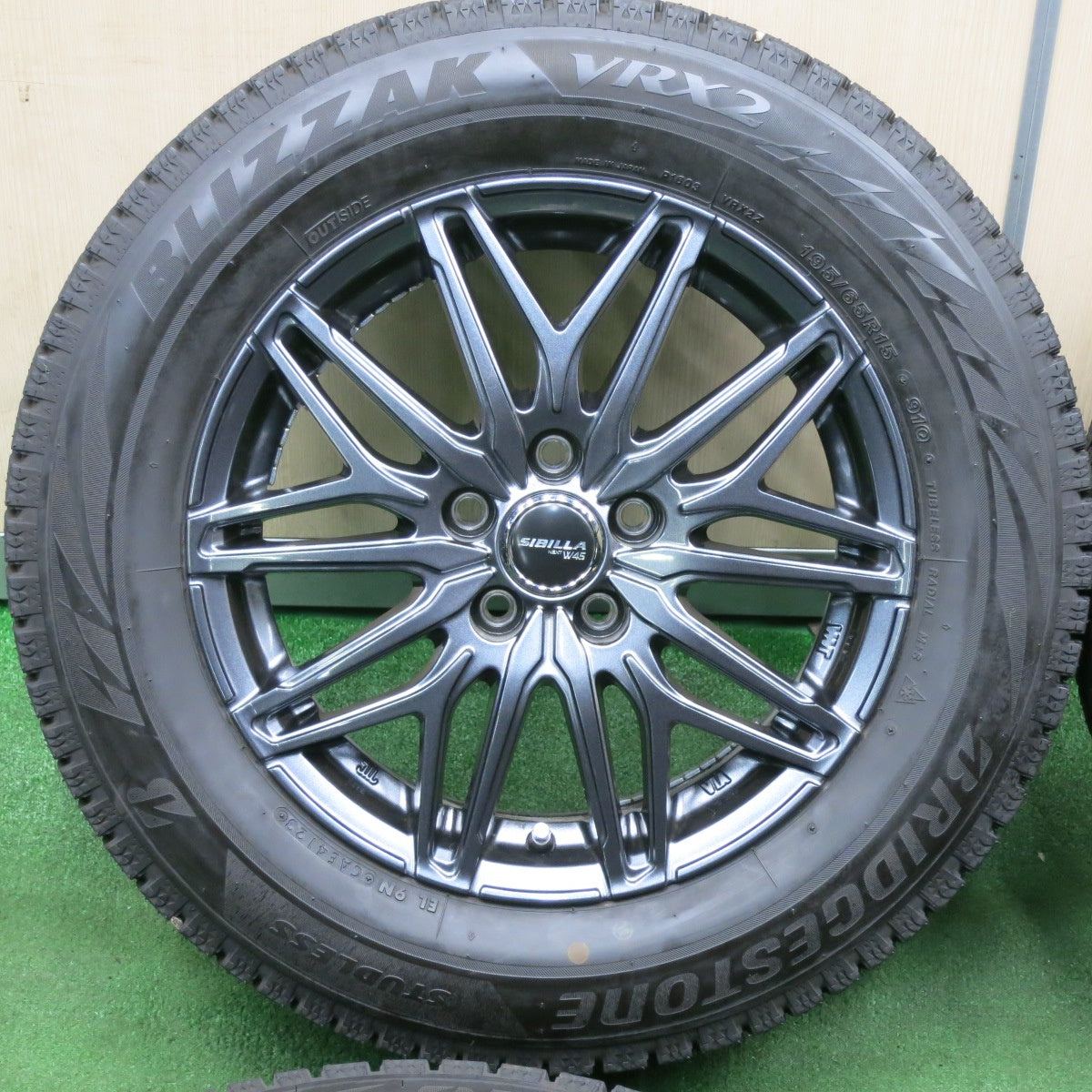 送料無料* 超バリ溝！23年！キレイ！ほぼ10分☆プリウス等 195/65R15