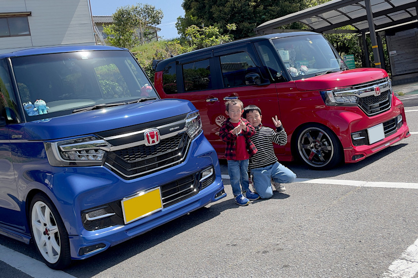 同じ仕様が2台!? ホンダ N-BOX CUSTOMが夫婦円満＆家族団らんと