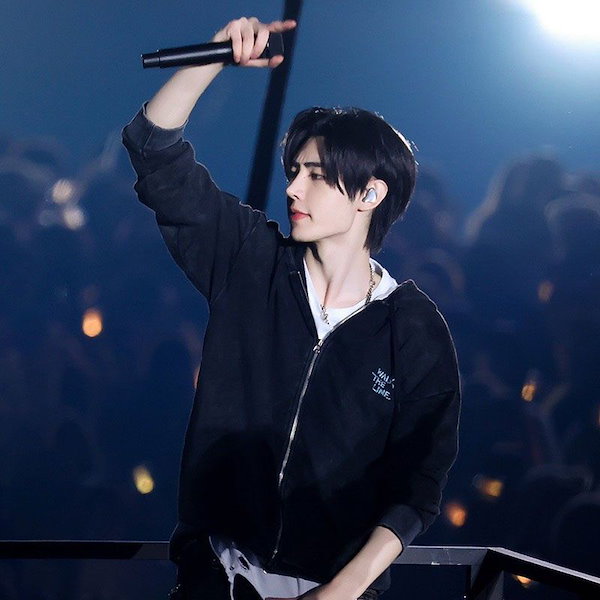 Qoo10] ENHYPEN パーカー 着用 WALK