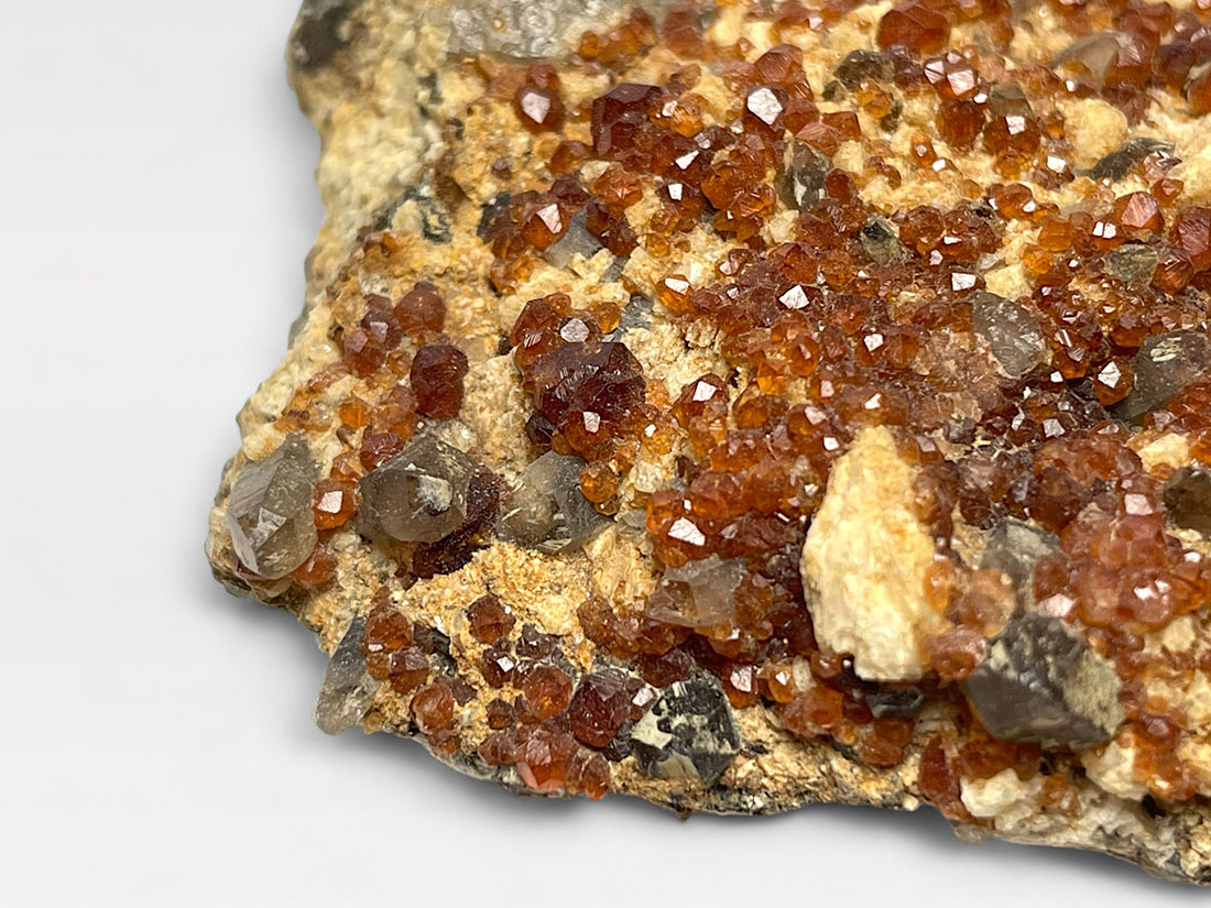 The Stone of WAKOU) 中国 福建省 スぺサルチンガーネット