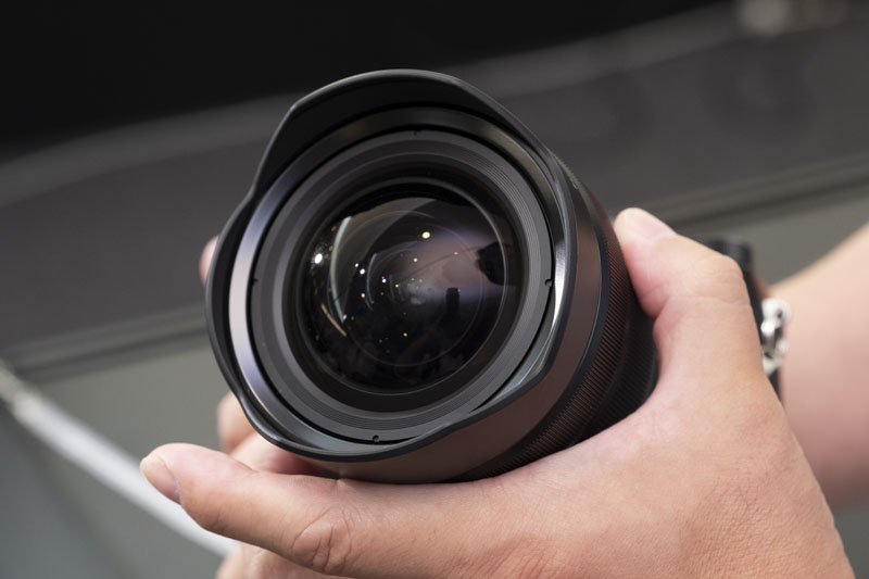 全域で明るい大口径超広角ズーム「フジノンレンズ XF8-16mmF2.8」が11