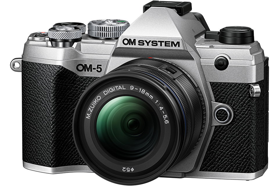 携帯性バツグンの超広角ズームレンズがリニューアル「M.ZUIKO DIGITAL