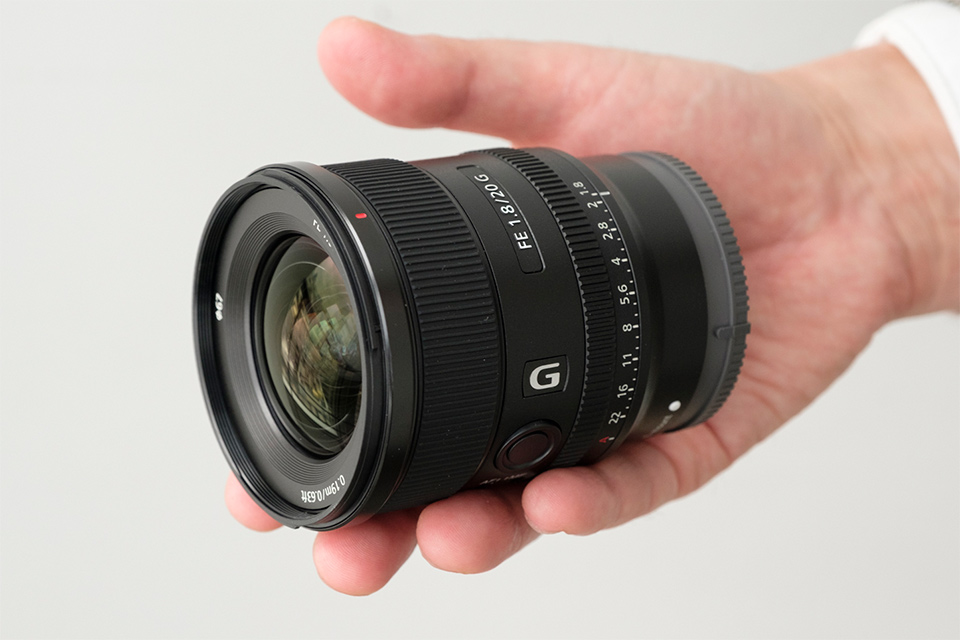 解像力と美ボケが味わえるフルサイズ対応の大口径超広角レンズ「ソニー