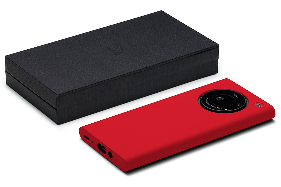 着せ替えて楽しみたい！ ライカのスマホ「Leitz Phone 1」をドレス