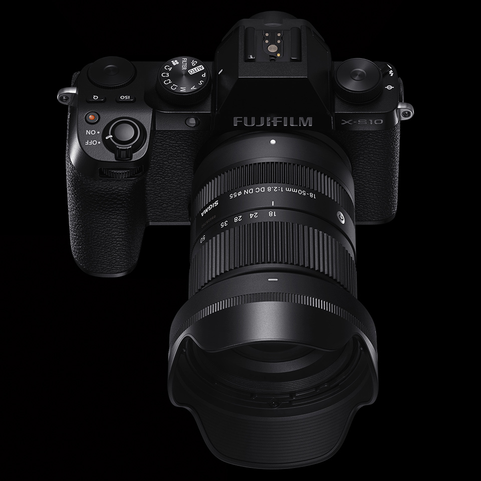 とことん小さな標準ズームレンズ「SIGMA 18-50mm F2.8 DC DN