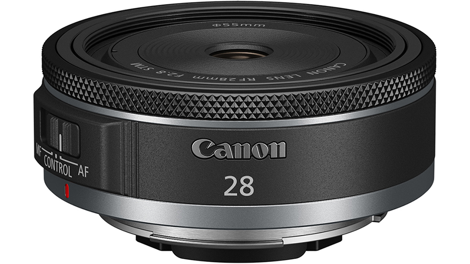 わずか120gの超薄型！ 4万円台のパンケーキレンズ「キヤノン RF28mm F2