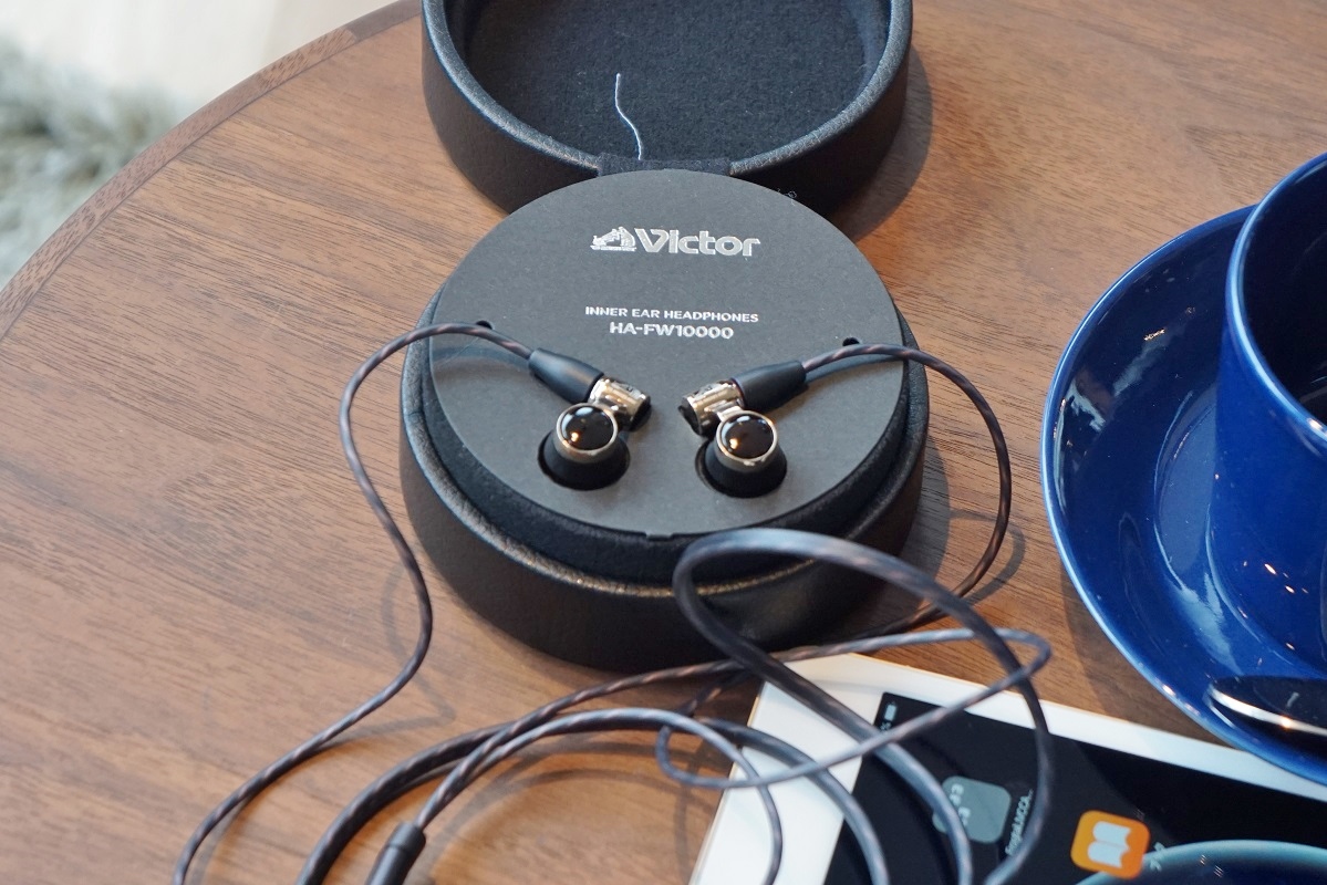 Victorブランドが本格復活! 18万円の高級イヤホン「HA‐FW10000」など