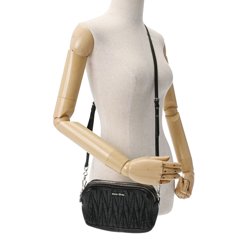 ミュウミュウマテラッセ 黒 シルバー金具 レディース レザー