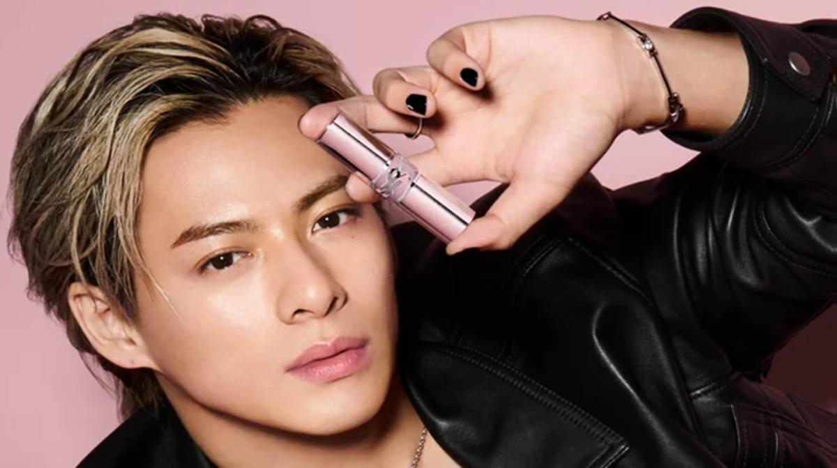 YSL新ビジュアルで平野紫耀がまとった、ブランド初のリップバームを