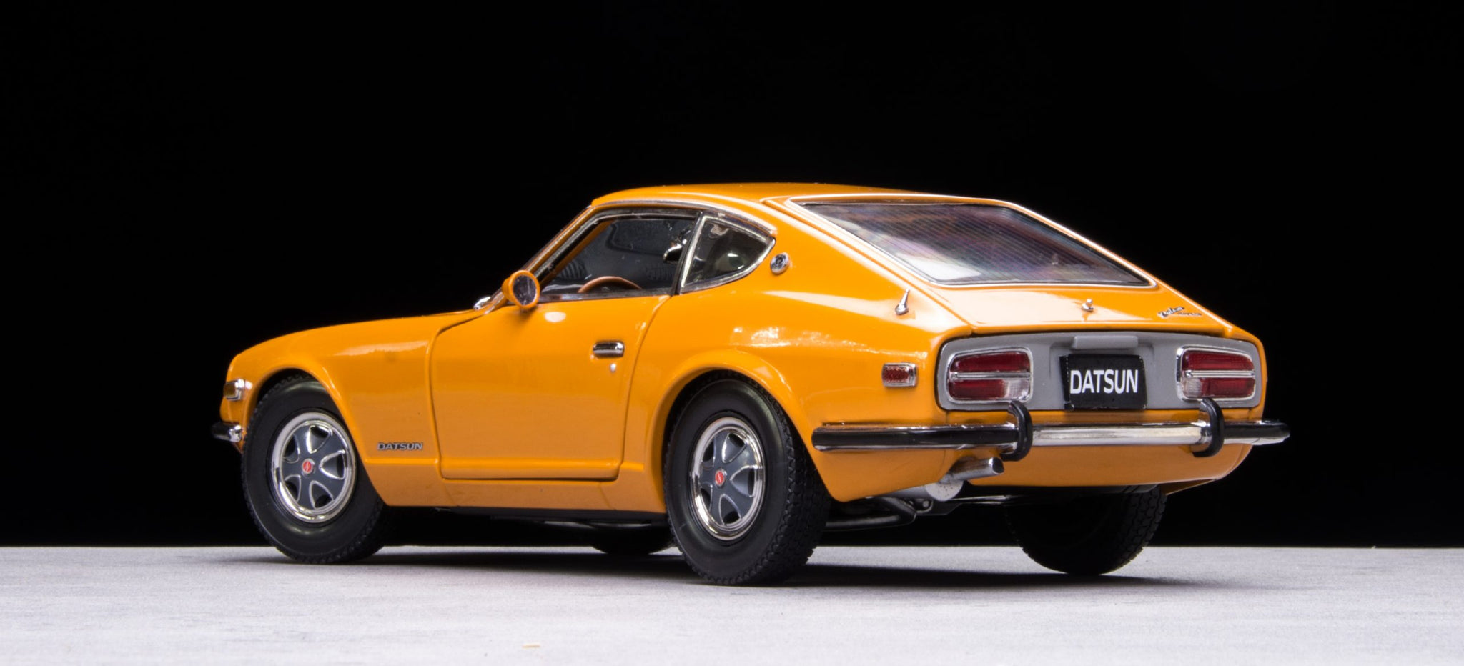 1972 Datsun 240z (Orange) 1:18 Diecast – Fast Lane Classic Cars
