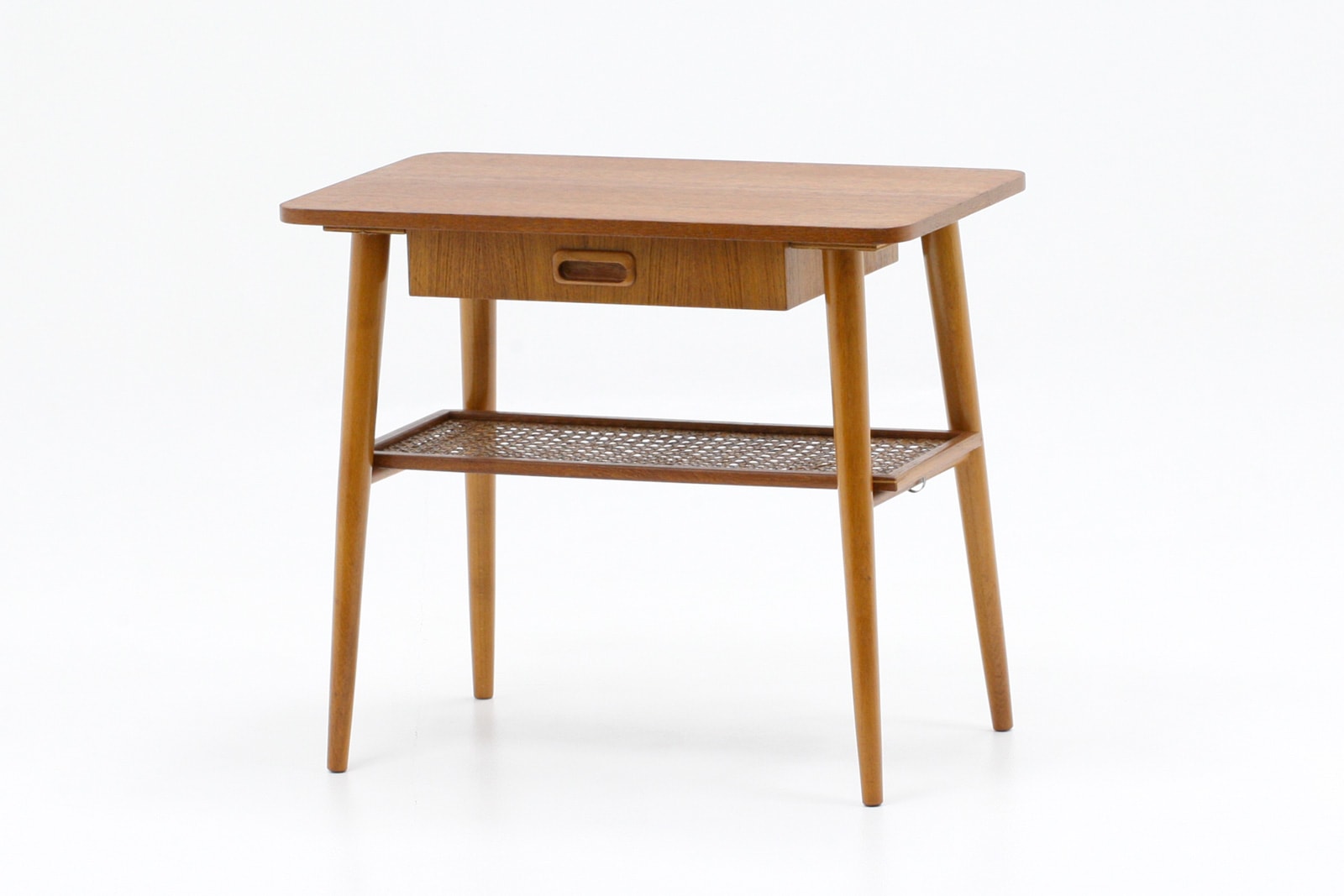 北欧 ヴィンテージ家具 サイドテーブル 籐の棚 スウェーデン | 北欧