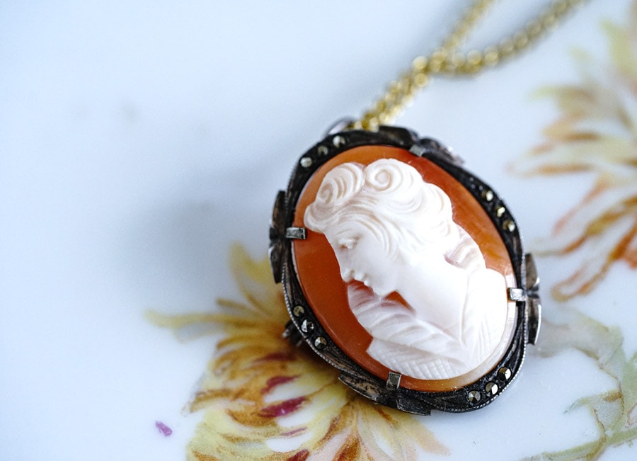 アンティークシェルカメオブローチ兼ペンダント 2.9×2.3cm ga-938の