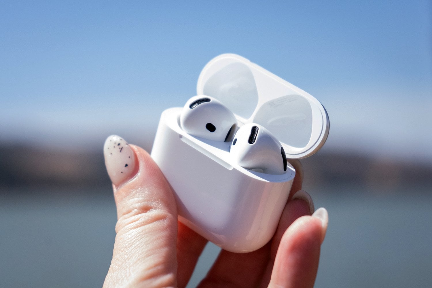 Apple AirPods 4 Impressions: Mute the World