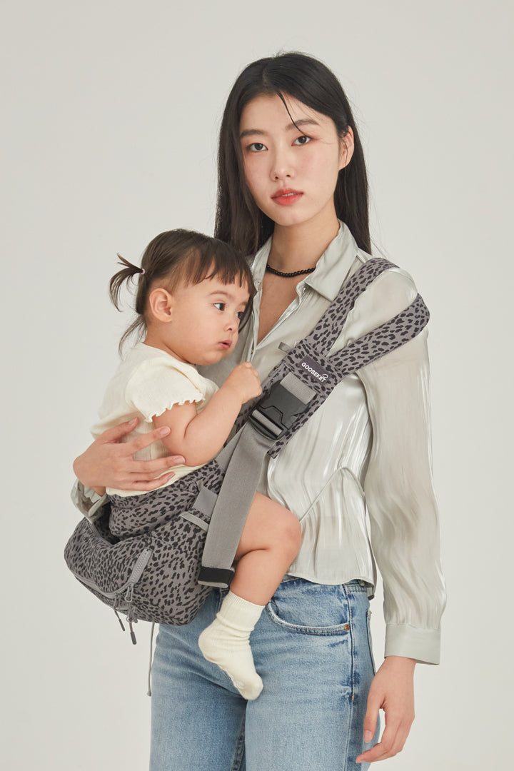 グスケット365抱っこ紐Plus【抱っこ紐+バッグ】グレーレオパード