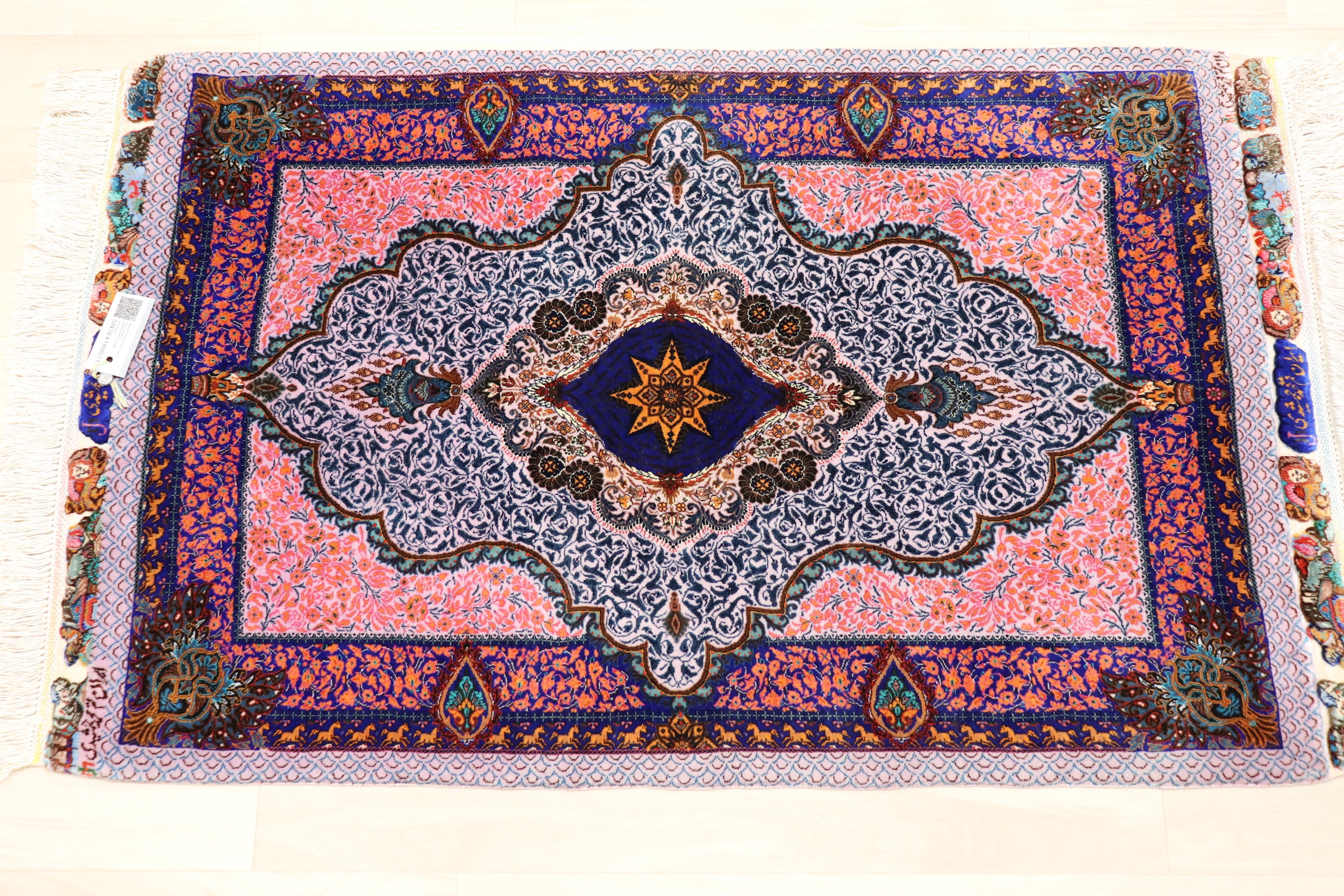 ペルシャ絨毯 クム産 シルク100% モハマドジャムシディ工房 最高密度