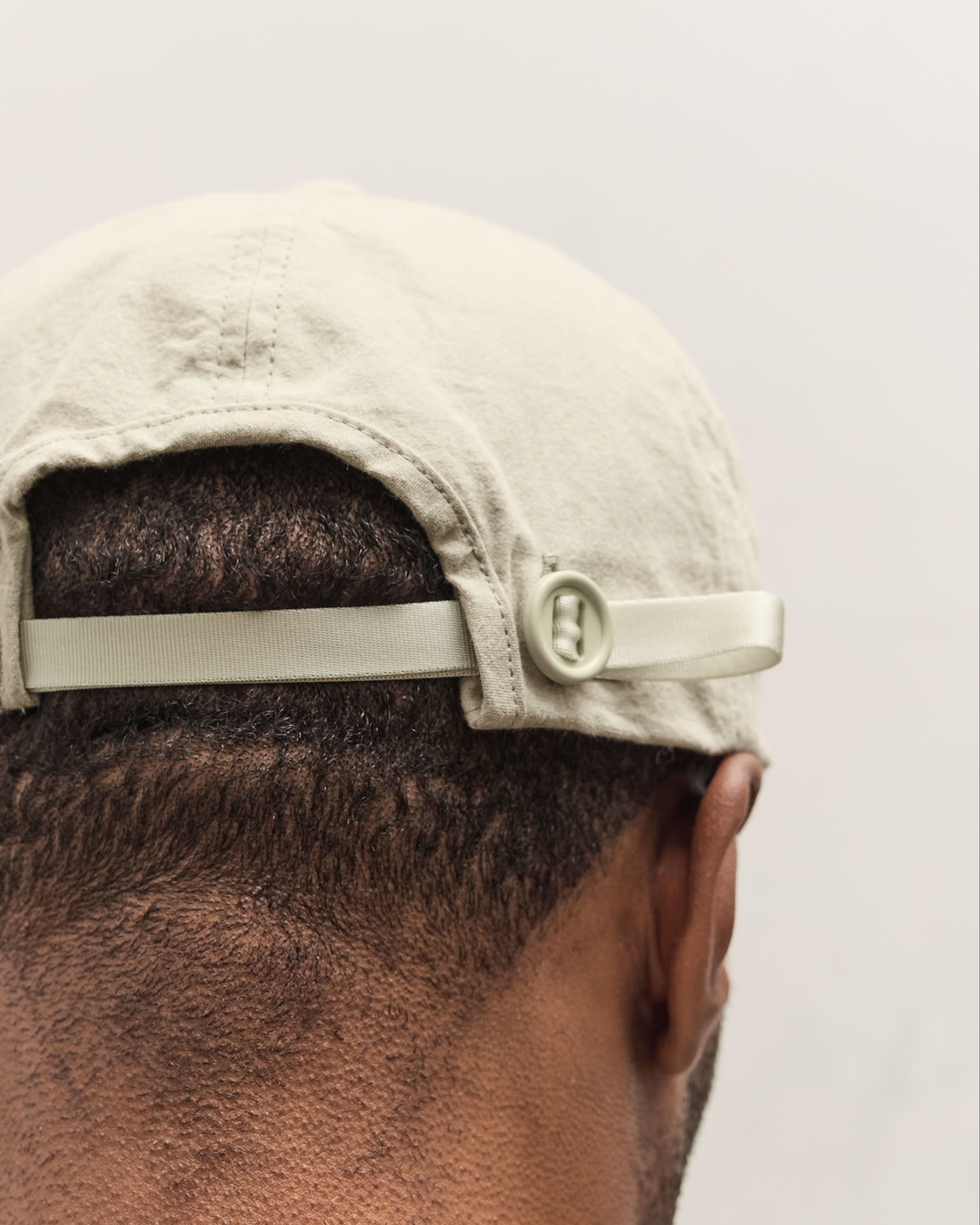 MAN-TLE R19C3 Deep Cap, Poa – Glasswing