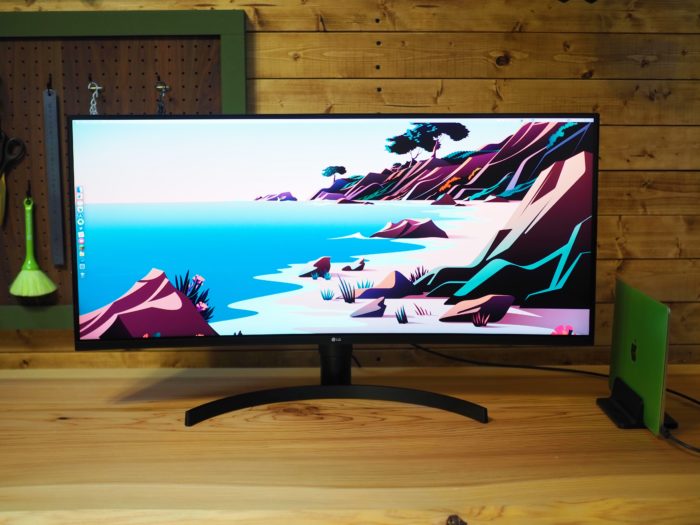 比較】USB-Cケーブル1本で映像出力&給電ができるモニター『LG