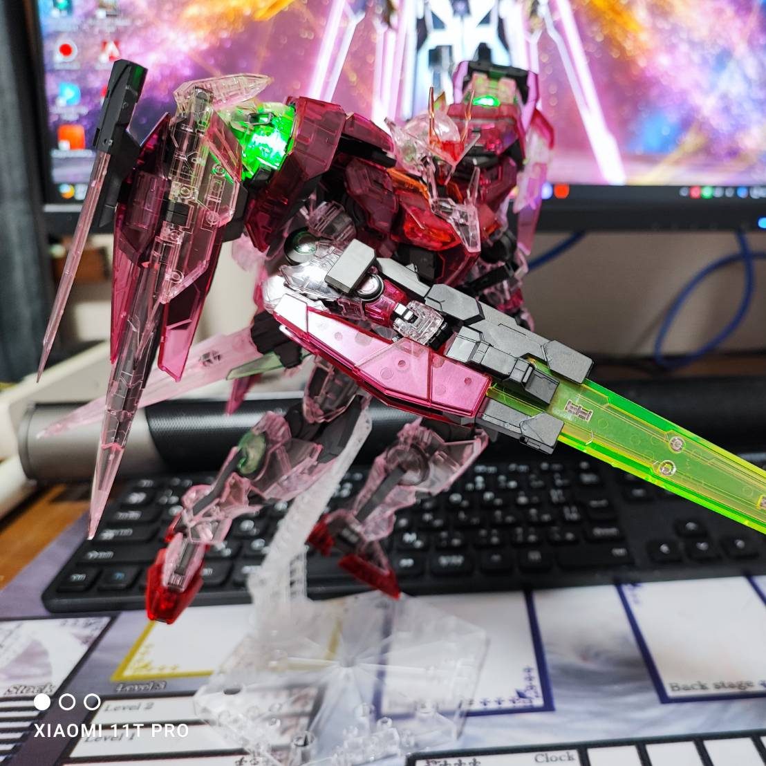 MG トランザムライザー クリアカラー｜モッチーさんのガンプラ作品