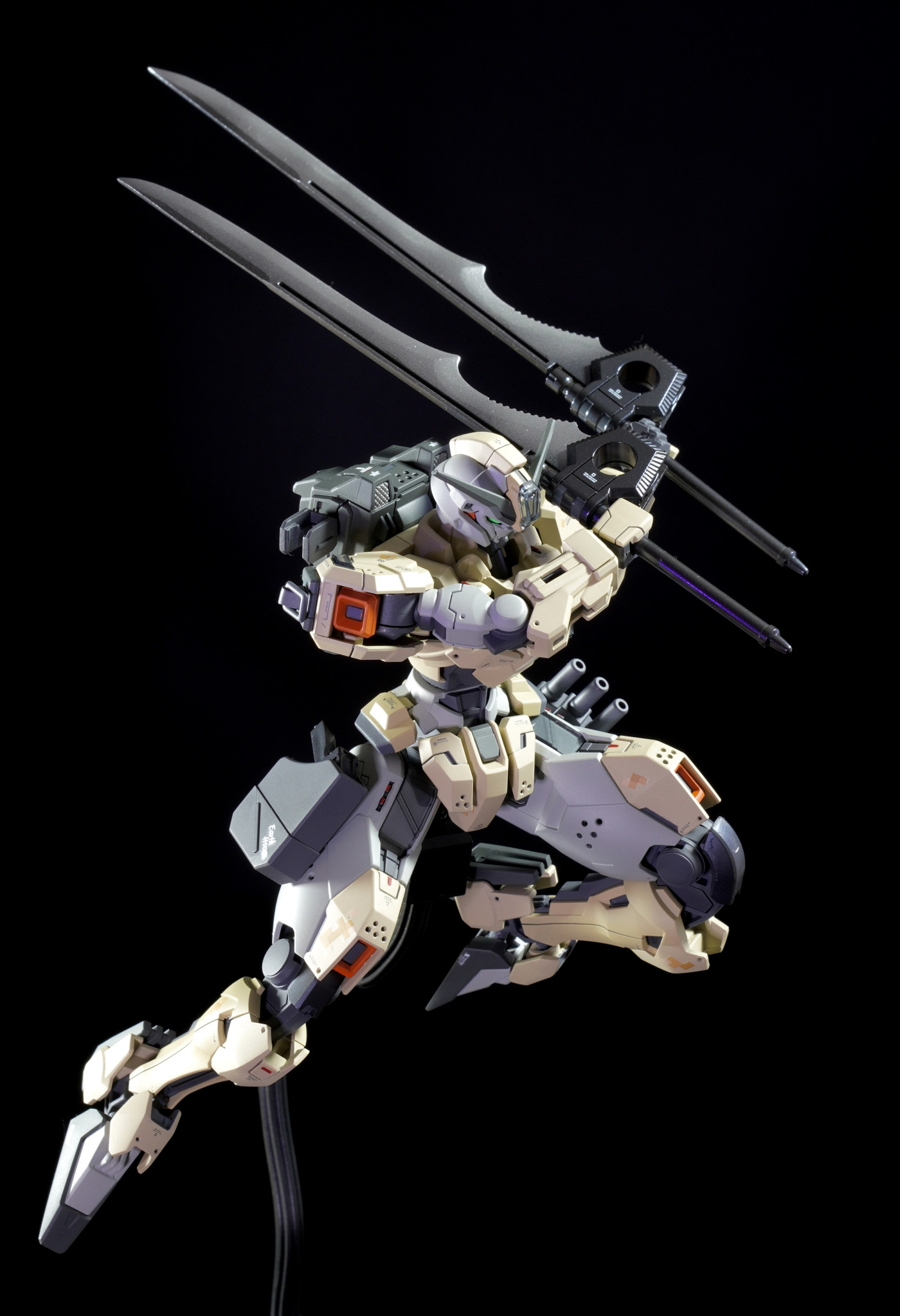 HG 陸戦型ガンダムキャリバーン【デザート迷彩カラー】｜あかさはさん