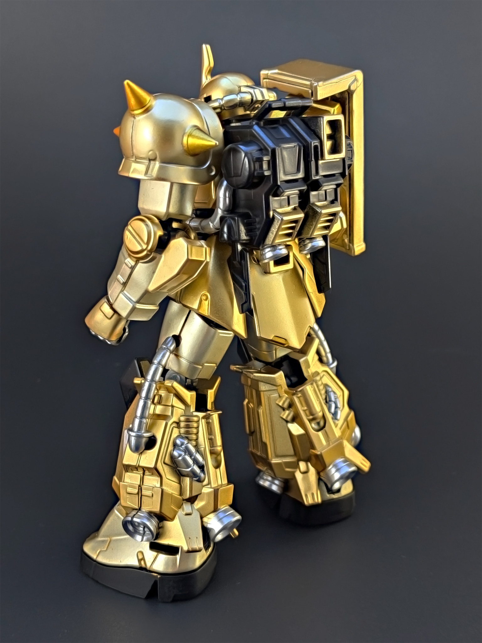 高機動型ザクII 黒い三連星 GフレームFA08 ゴールド塗装｜HDR_HDRさん