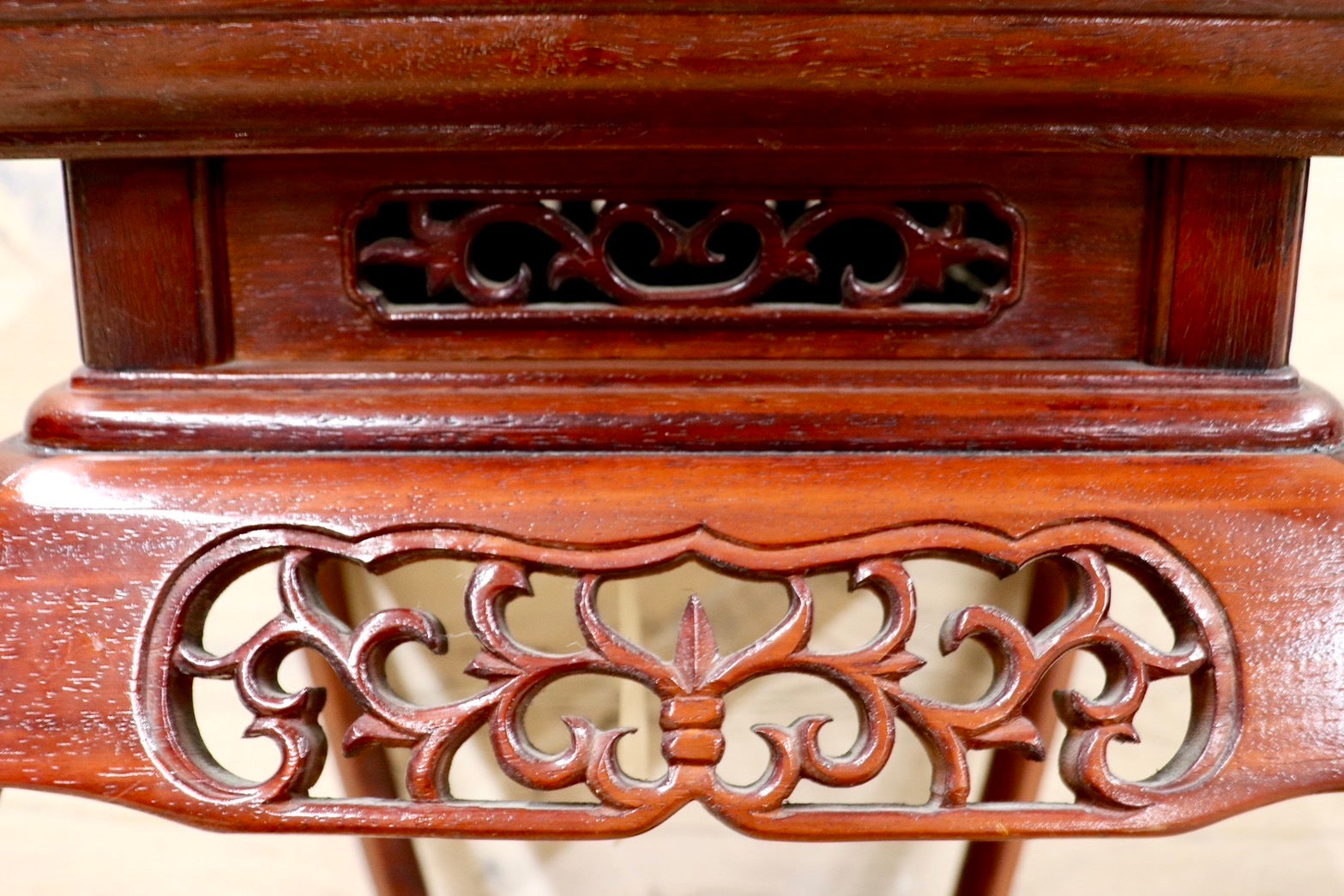 GMHS473○karimoku / カリモク 透かし彫り 木製 天然木 花台 飾り台